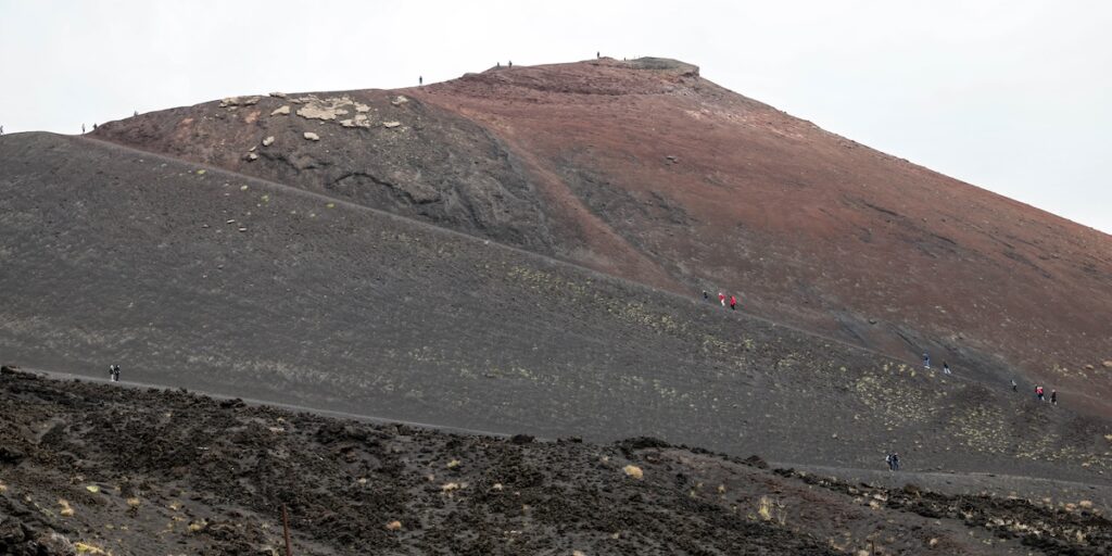 Apertura di una nuova bocca effusiva sull'Etna