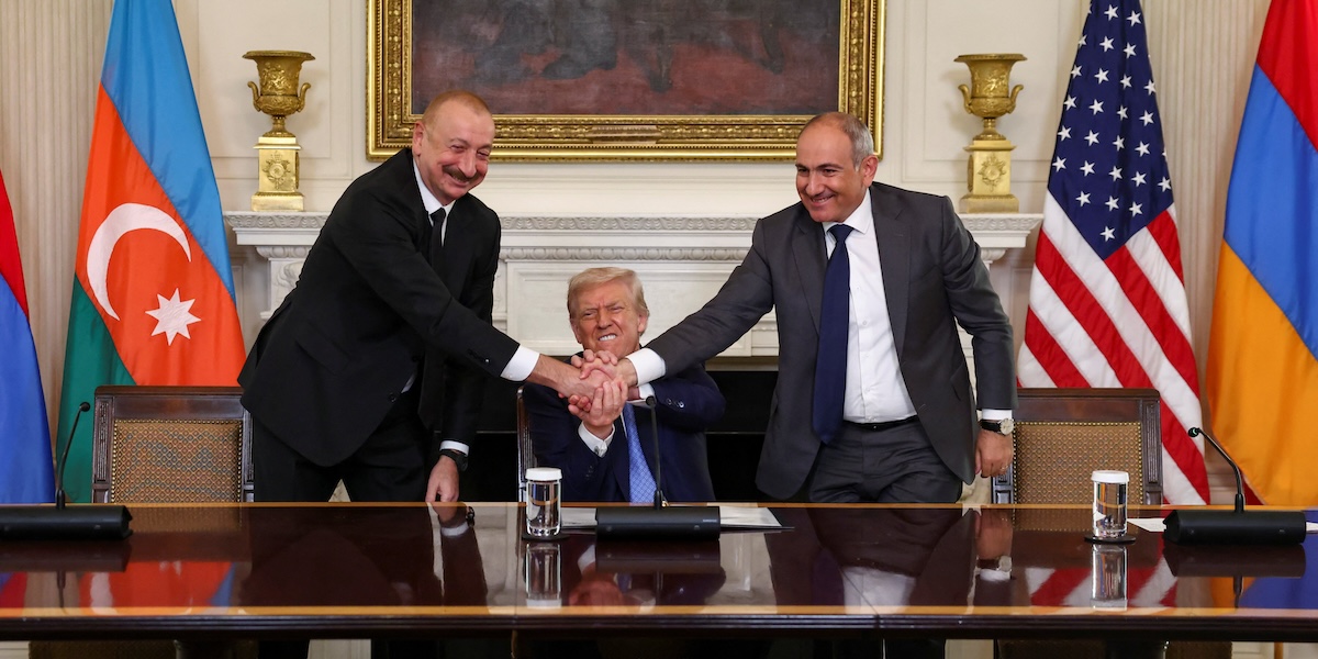 Armenia e Azerbaigian siglano un accordo di pace grazie a Trump