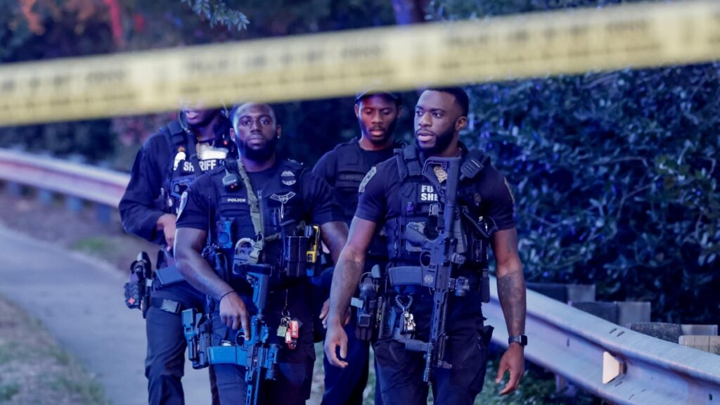 Atlanta, sparatoria al Centro per il controllo delle malattie: un poliziotto ucciso, cecchino ritrovato senza vita