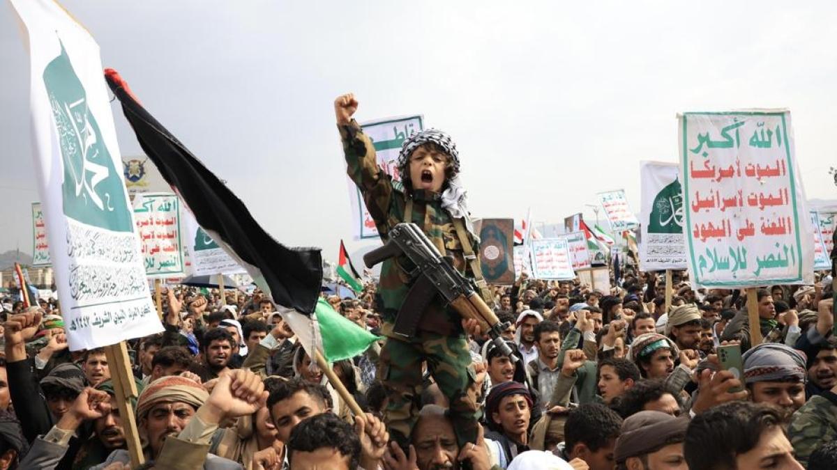 Attacchi Houthi contro Israele: 67 offensiva in un mese con nuove bombe a grappolo