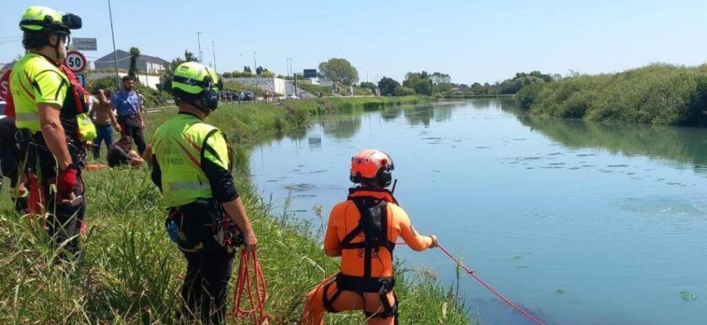 Auto cade nel fiume Sile, bambino in grave pericolo