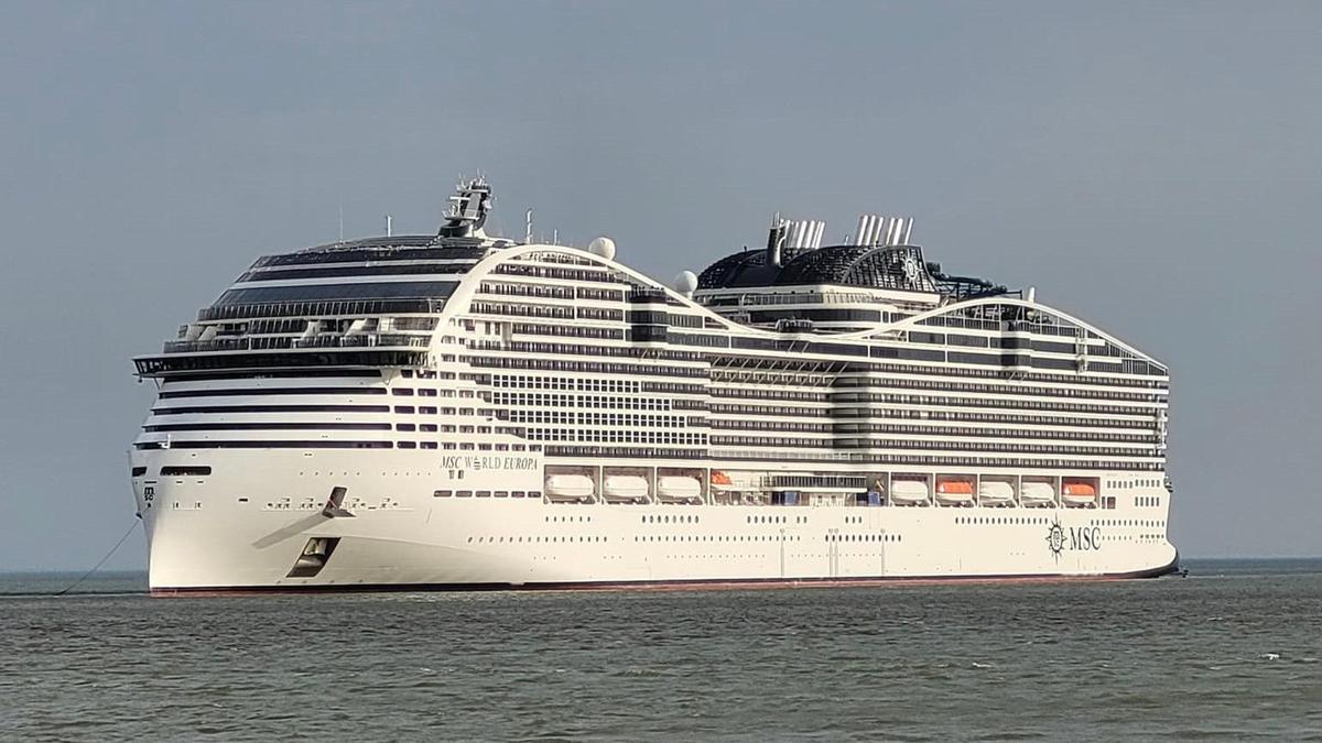 Avaria della nave Msc World Europa al largo di Ponza con 8.585 persone a bordo
