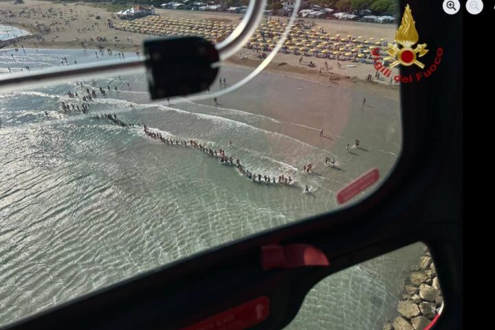 Bambino di 6 anni disperso a Cavallino Treporti, bagnanti formano catena umana per trovarlo