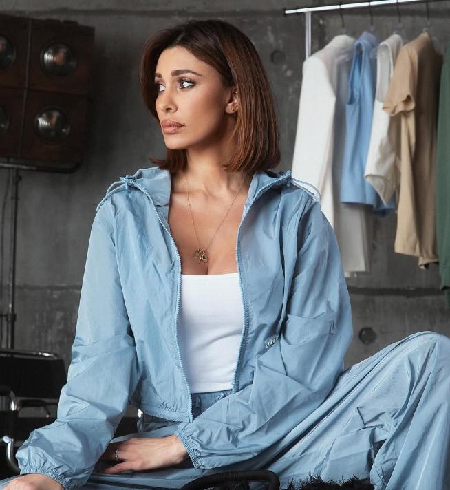 Belen sorprende: lite e parolacce al benzinaio