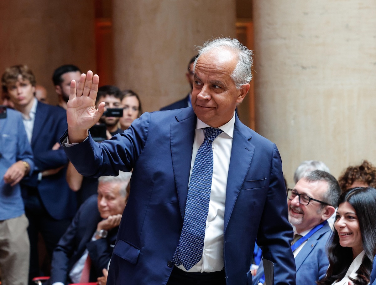 Calo generale dei reati in Italia, ma aumentano gli omicidi e i controlli di polizia nel 2025