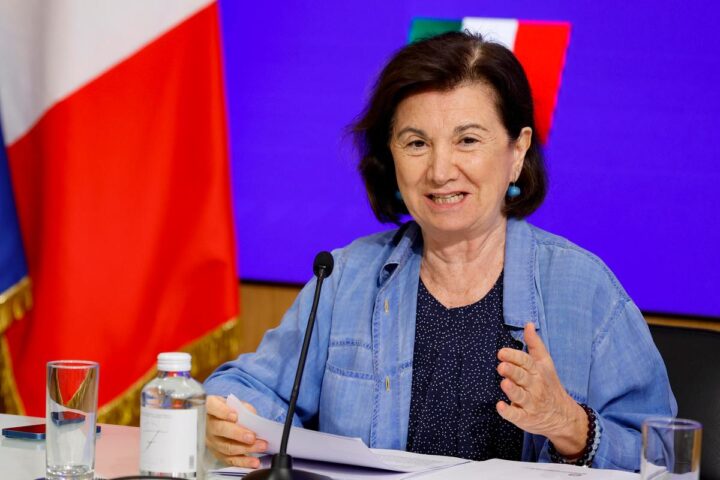 Chiusura di Phica.eu: denunce per foto di donne e commenti sessisti, coinvolti anche Meloni e Schlein