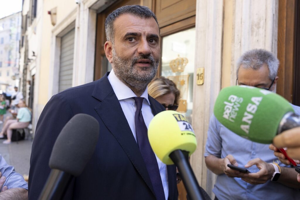 Decaro si candida alla presidenza della Puglia: deve essere libero da Vendola ed Emiliano