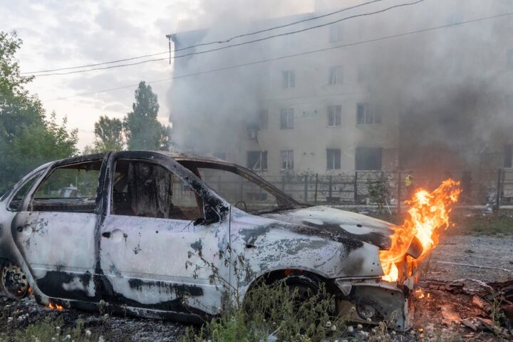 Dieci vittime nei bombardamenti russi su Kharkiv e Zaporizhzhia durante la notte