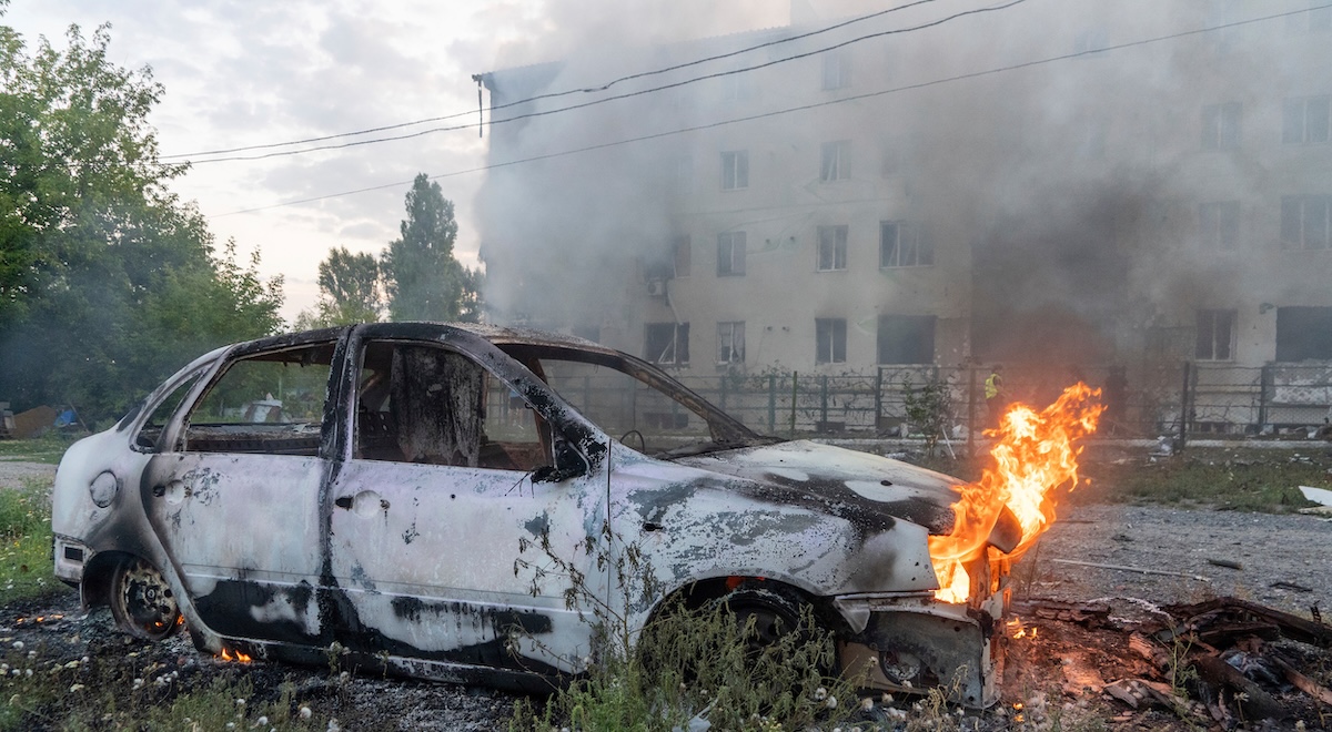 Dieci vittime nei bombardamenti russi su Kharkiv e Zaporizhzhia durante la notte