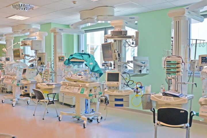 Due neonati morti a Bolzano: sospetta infezione batterica