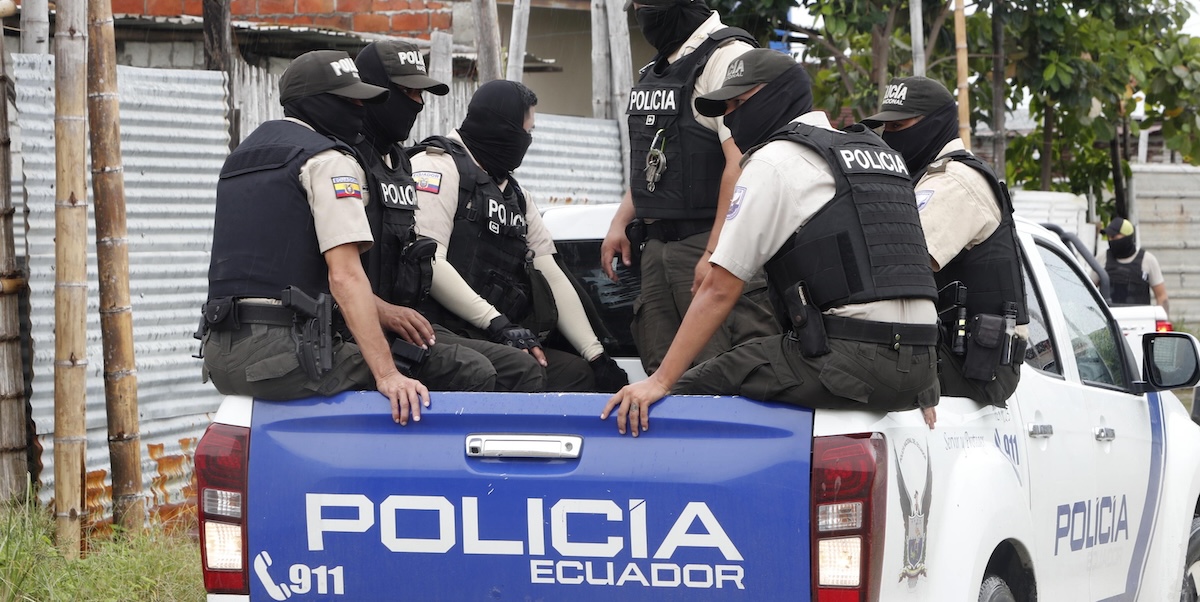 Ecuador: gruppo di uomini assassina 8 persone davanti a una discoteca