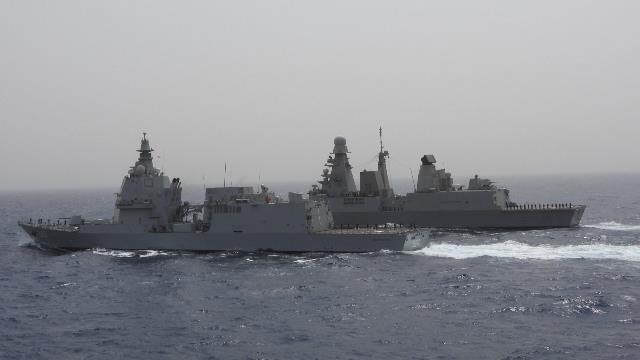 Esercitazione di Nave Caio Duilio con la Marina indonesiana nel Mar Rosso per l'operazione EUNAVFOR ASPIDES