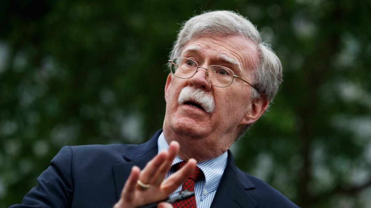 Fbi perquisisce la casa di Bolton a Bethesda per documenti segreti, Trump lo attacca