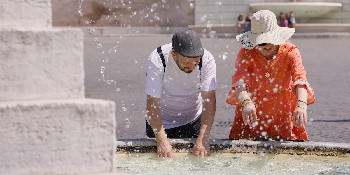 Ferragosto: "bollino rosso" per il caldo in 16 città italiane