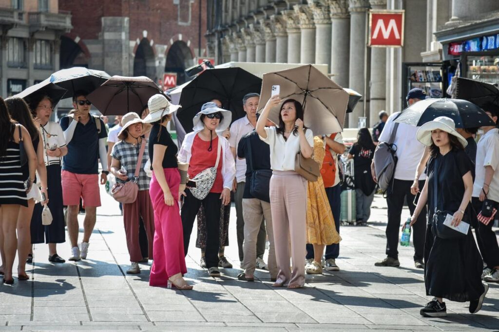 Ferragosto in esaurimento: dodici milioni di italiani in vacanza, il mare rimane la scelta principale