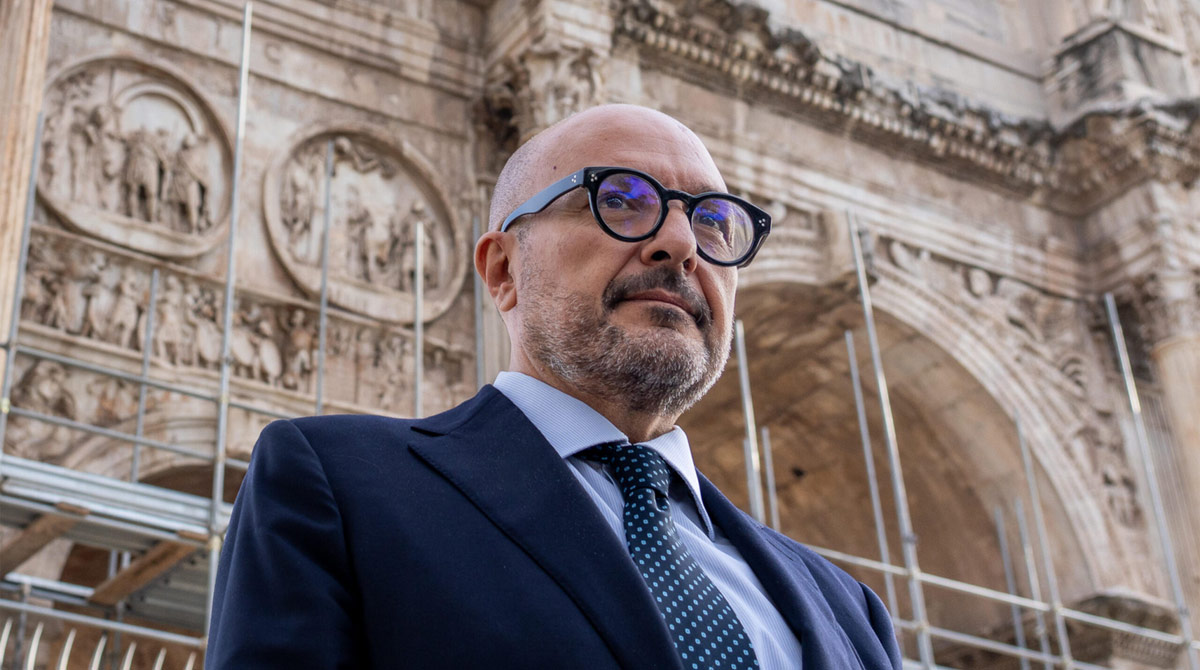 Gennaro Sangiuliano e la polemica su articolo de Il Giornale: il suo ruolo come corrispondente Rai sotto accusa