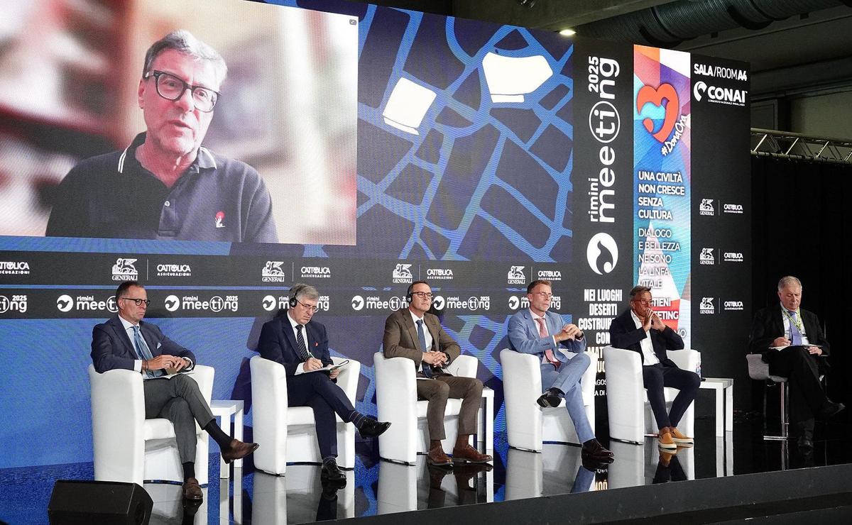 Giorgetti: le banche devono sostenere famiglie e imprese, investendo in Italia