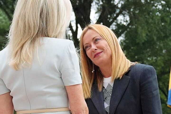 Giorgia Meloni si propone come mediatrice tra Trump e l'Europa sul conflitto in Ucraina