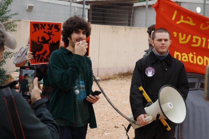 Giovani pacifisti israeliani scelgono il carcere anziché l'arruolamento