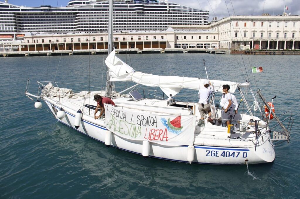 Global Sumud Flotilla parte da Genova con 45 tonnellate di aiuti umanitari per Gaza