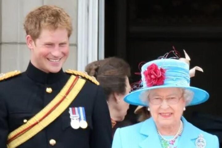 Harry torna a Londra tre anni dopo la morte di Elisabetta II, possibile incontro con re Carlo