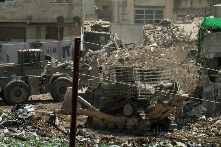 Il fondo sovrano norvegese esclude Caterpillar dai suoi investimenti per fornire bulldozer a Israele