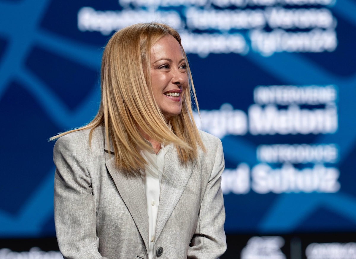 Il Meeting di Rimini sostiene Meloni e promuove la necessità di un dialogo su famiglia e immigrazione