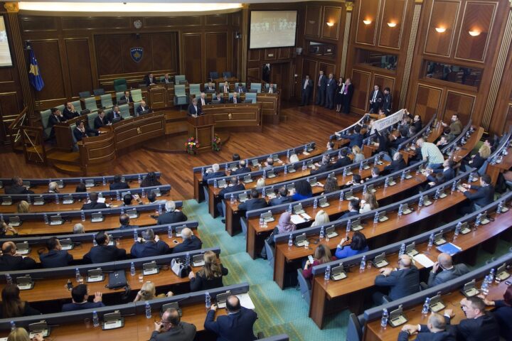 Il parlamento del Kosovo elegge finalmente il presidente dopo oltre 50 tentativi