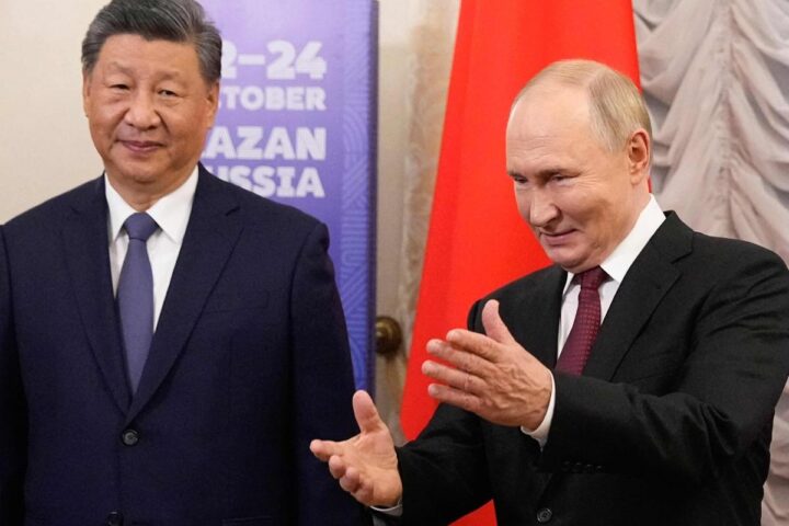 Il "vertice" tra Xi, Putin e Modi a Tianjin mostra l'erosione dell'egemonia americana