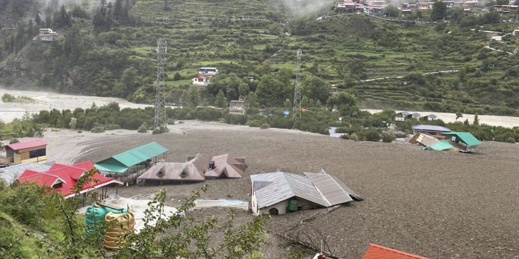 Inondazioni nel nord dell'India: almeno 4 morti e decine di dispersi