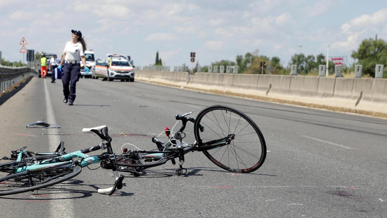Investito e ucciso tre ciclisti, avviata inchiesta per omicidio stradale