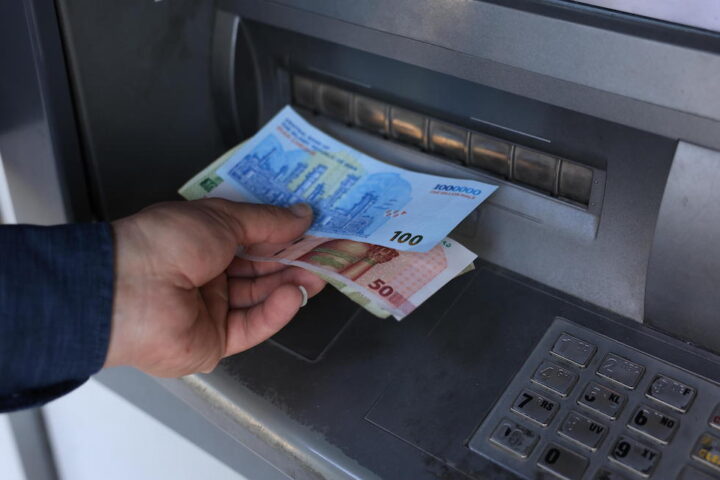 Iran elimina quattro zeri dalla sua valuta