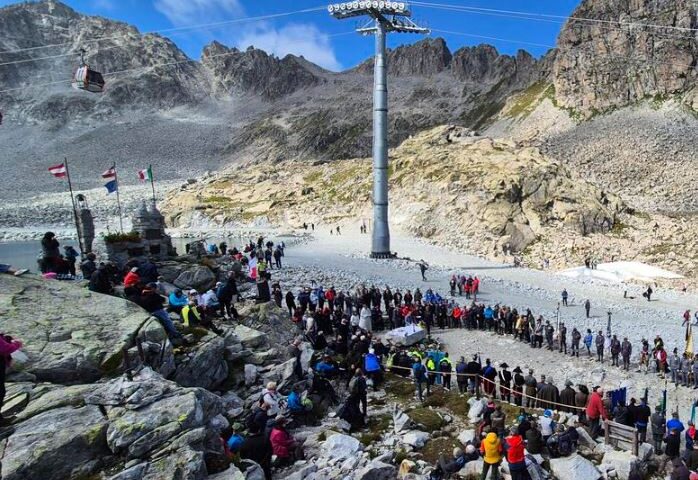 Italia e Austria celebrano la 48ª Festa della Fratellanza sul ghiacciaio del Presena