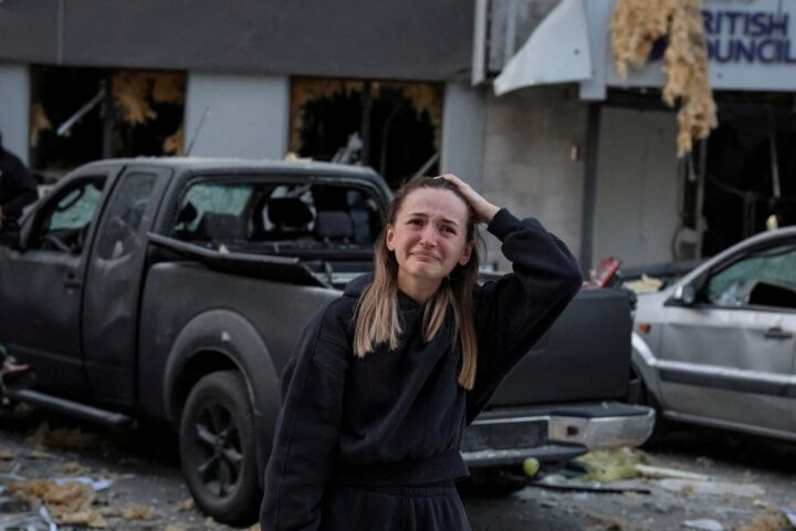 Jana Derjak, la venticinquenne simbolo dell'attentato a Kiev: «Ho perso due case in tre settimane»