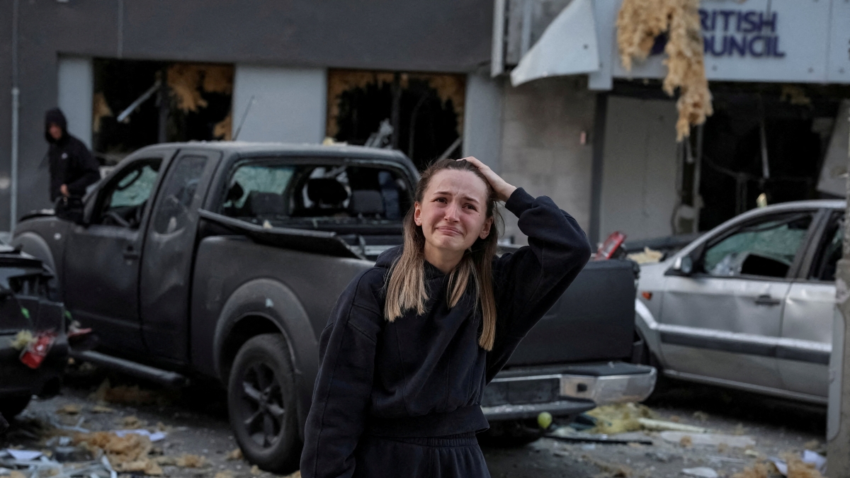 Jana Derjak, la venticinquenne simbolo dell'attentato a Kiev: «Ho perso due case in tre settimane»