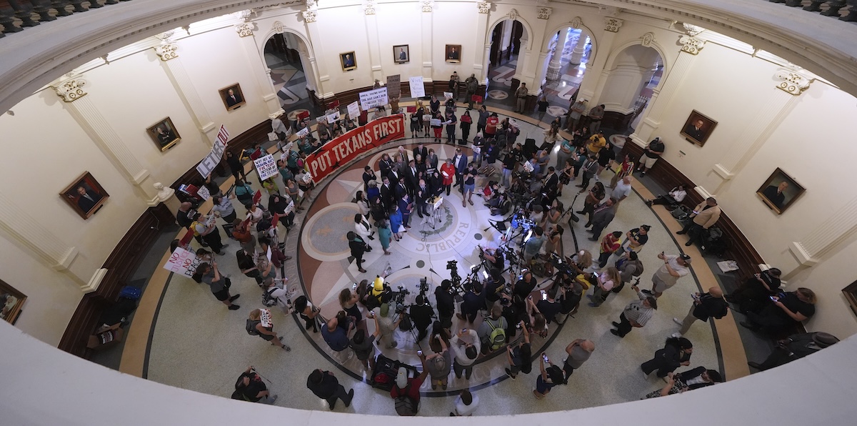 La Camera dei deputati del Texas approva legge contestata sui collegi elettorali a favore dei Repubblicani
