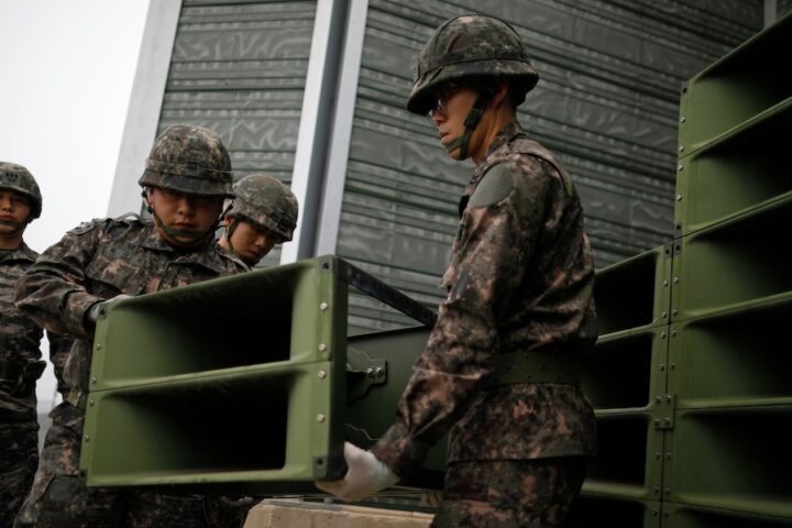 La Corea del Sud smantella gli altoparlanti di propaganda verso la Corea del Nord