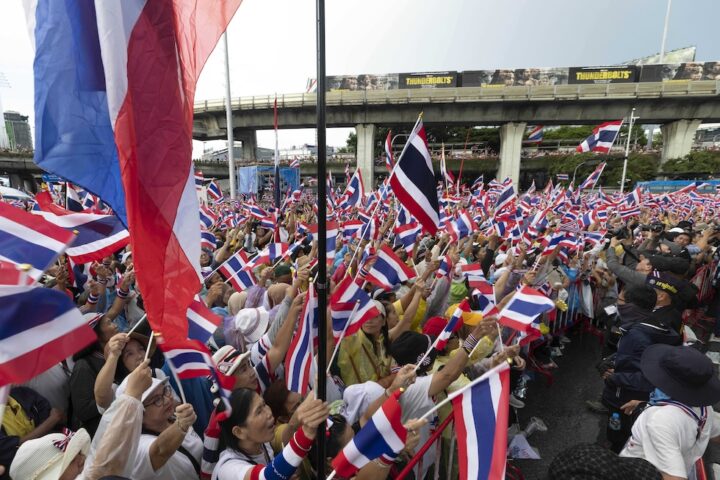 La Corte Costituzionale thailandese revoca il mandato della prima ministra Paetongtarn Shinawatra per violazione etica