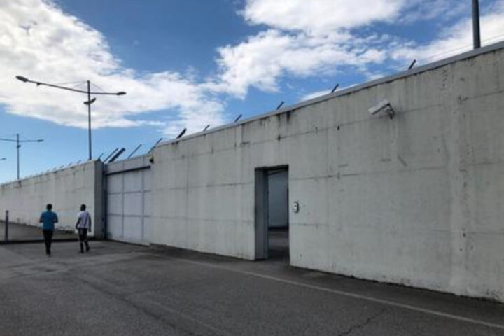 La Corte Ue contrasta il governo Meloni sui Cpr in Albania: i giudici devono valutare la sicurezza dei Paesi