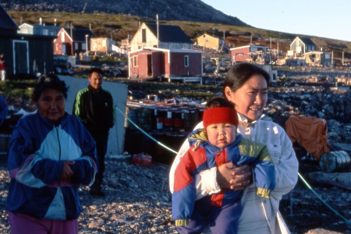 La Danimarca si scusa con le donne inuit per l'impianto di contraccettivi senza consenso