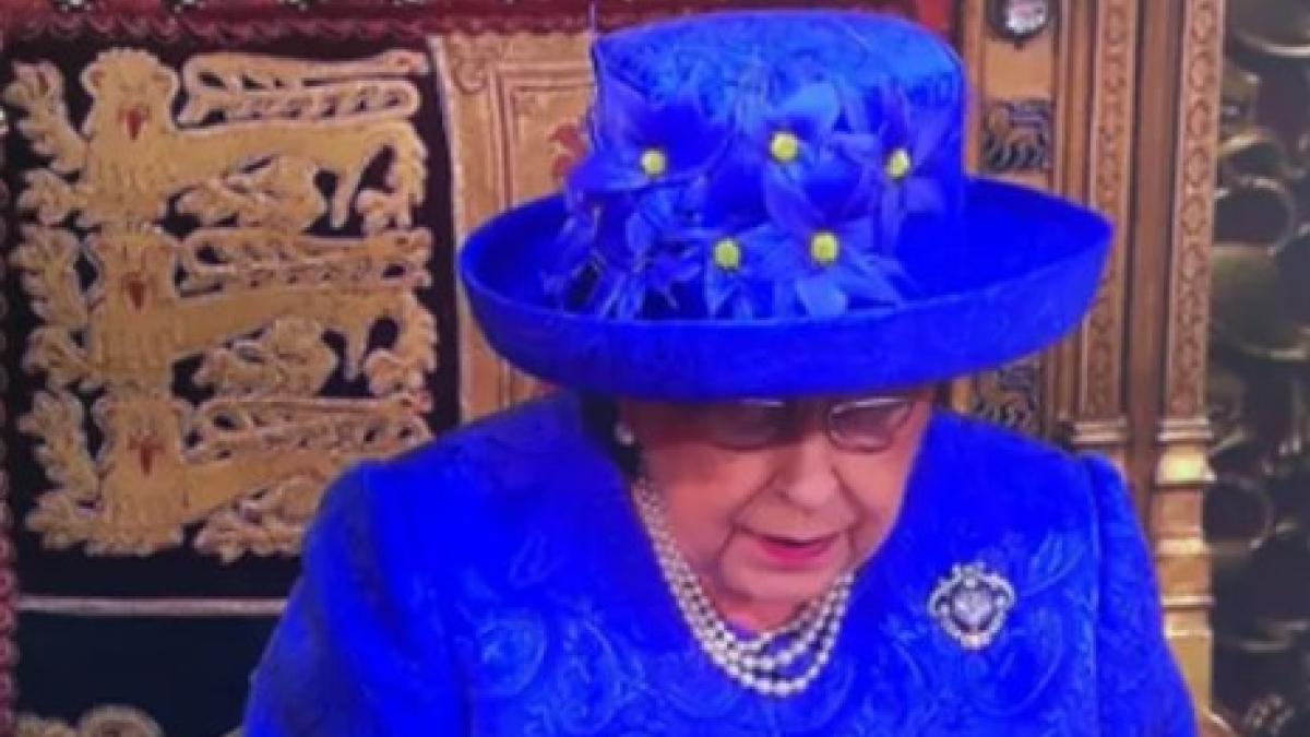 La regina Elisabetta II si oppose alla Brexit: rivelazioni da un nuovo libro di Valentine Low