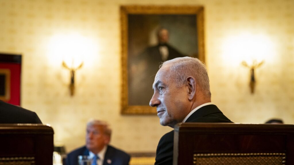 La strategia di Netanyahu: armi di distrazione e il mantra «non muoverti»