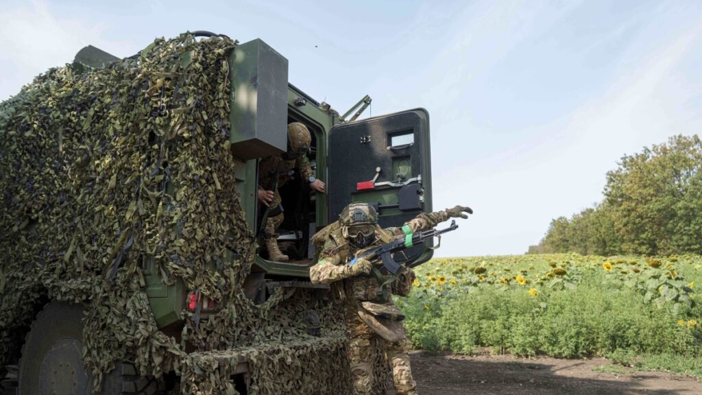 L'avanzata russa su Pokrovsk: aggiornamenti militari in vista del vertice in Alaska