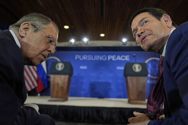 Lavrov nega concessioni russe durante i negoziati per l'Ucraina di Trump