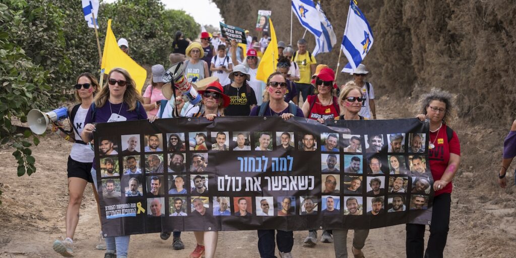 L'esercito israeliano recupera i corpi di due ostaggi di Hamas nella Striscia di Gaza