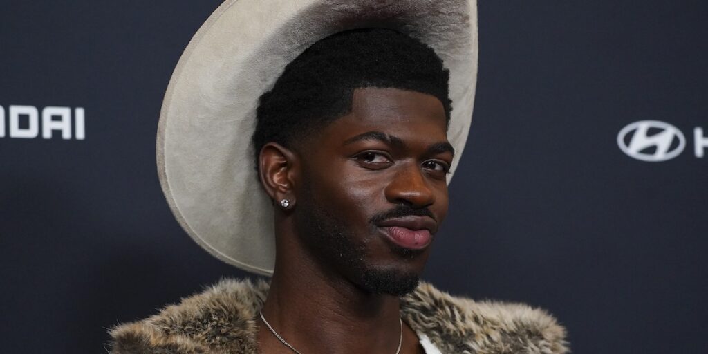 Lil Nas X arrestato a Los Angeles per aggressione a un poliziotto dopo una sospetta overdose