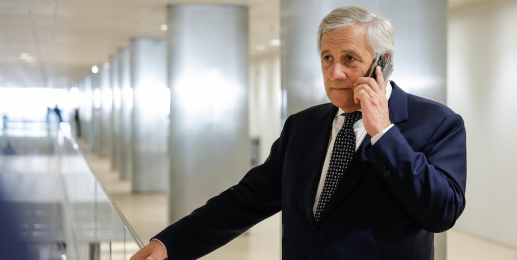 L'Italia lancia operazioni per paracadutare cibo e beni essenziali nella Striscia di Gaza