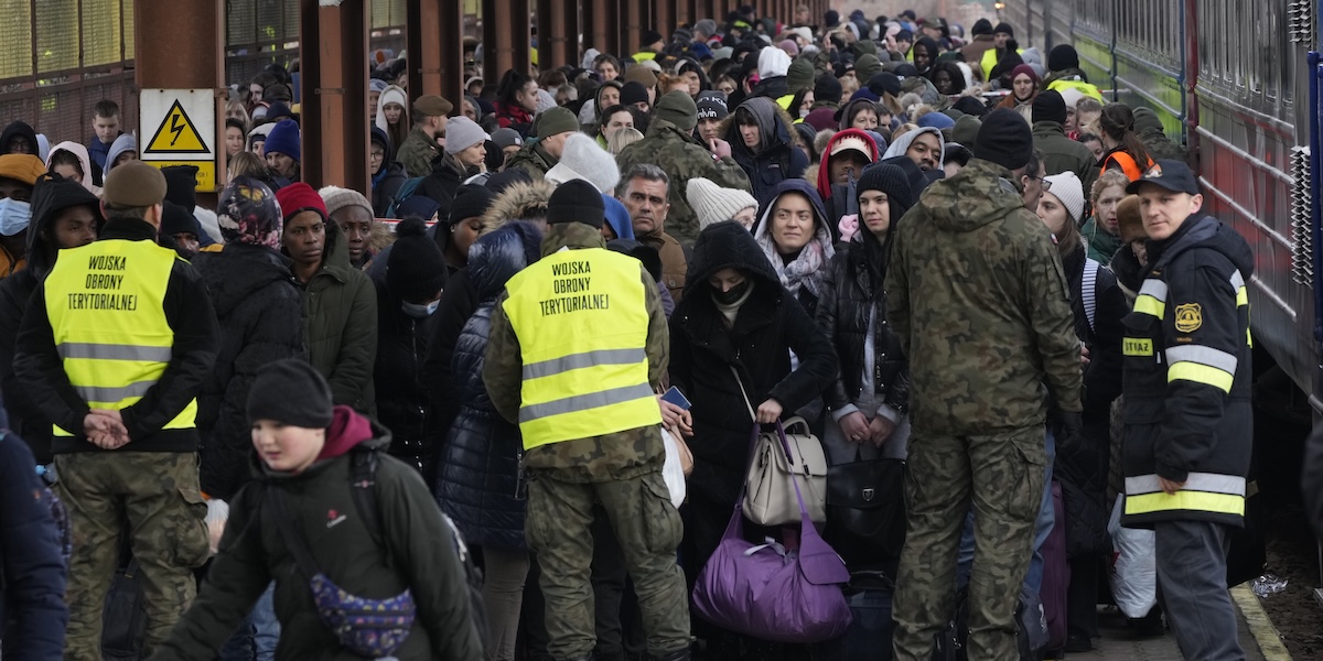 L'Ucraina consente agli uomini tra i 18 e i 22 anni di lasciare il paese
