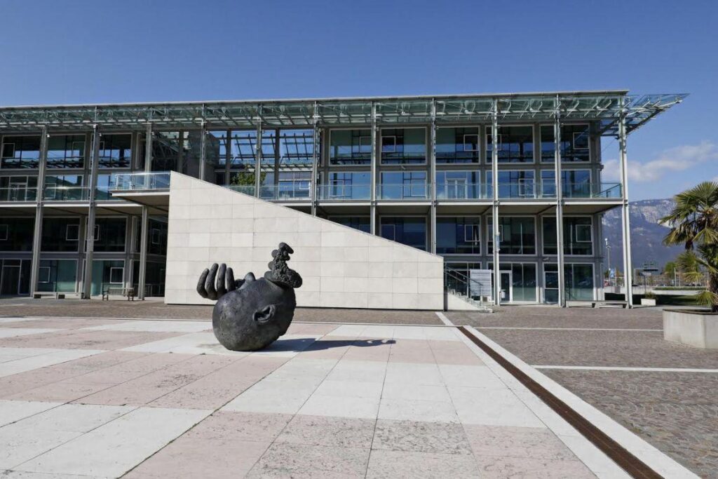 Morti di neonati a Bolzano, indagini su detergente contaminato e sospensione dell'uso negli ospedali