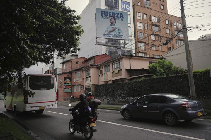 Morto il senatore colombiano colpito da colpi di arma da fuoco a giugno